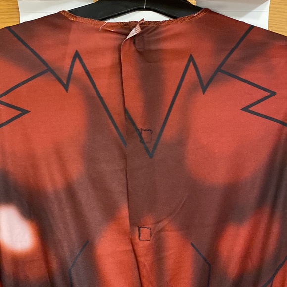 The Flash child muscle costume - size medium (5-7) by Justice League. - Picture 9 of 9